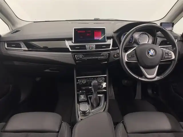 ＢＭＷ ２１８ｄ アクティブツアラー スポーツ 岡山県 2019(令1)年 5万km アルピンホワイトⅢ 純正ナビ/Bluetooth/USB/バックカメラ/ミラー一体型ETC/BMWアシスタンス/SOSコール/スピードリミッターレーダ/ドライブレコーダー/オートA/C/オートライト/レインセンサー/パワーテールゲート/シートヒーター/アームレスト/パーキングアシスト/LEDヘッドライト/PDC（F/R）