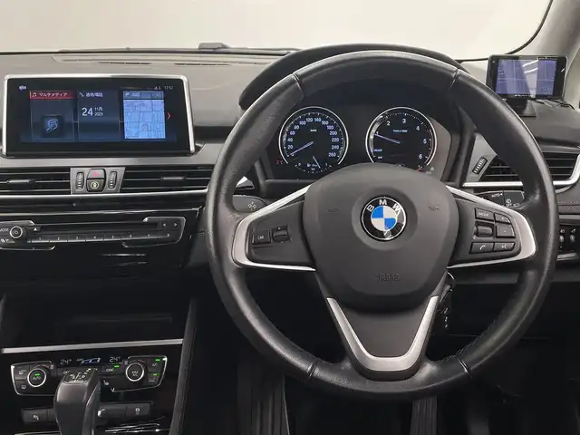 ＢＭＷ ２１８ｄ アクティブツアラー スポーツ 岡山県 2019(令1)年 5万km アルピンホワイトⅢ 純正ナビ/Bluetooth/USB/バックカメラ/ミラー一体型ETC/BMWアシスタンス/SOSコール/スピードリミッターレーダ/ドライブレコーダー/オートA/C/オートライト/レインセンサー/パワーテールゲート/シートヒーター/アームレスト/パーキングアシスト/LEDヘッドライト/PDC（F/R）