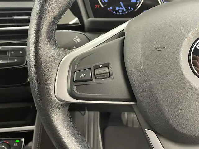 ＢＭＷ ２１８ｄ アクティブツアラー スポーツ 岡山県 2019(令1)年 5万km アルピンホワイトⅢ 純正ナビ/Bluetooth/USB/バックカメラ/ミラー一体型ETC/BMWアシスタンス/SOSコール/スピードリミッターレーダ/ドライブレコーダー/オートA/C/オートライト/レインセンサー/パワーテールゲート/シートヒーター/アームレスト/パーキングアシスト/LEDヘッドライト/PDC（F/R）