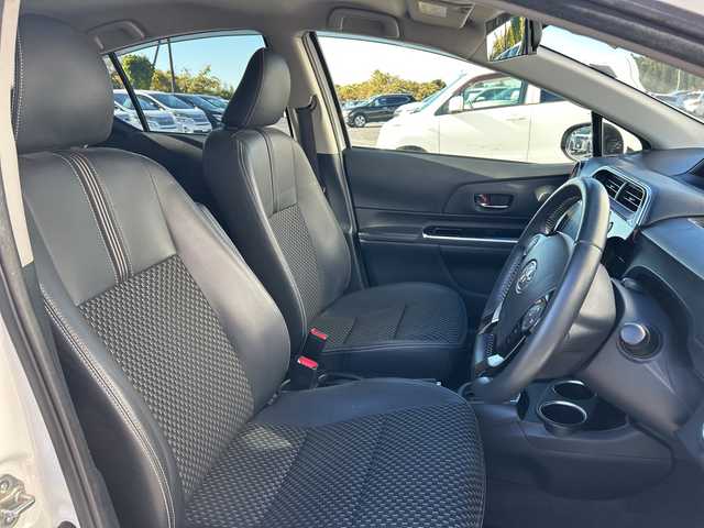 トヨタ アクア クロスオーバー 千葉県 2018(平30)年 10.7万km ホワイトパールクリスタルシャイン １オーナー　９型ナビＮＳＺＴ－Ｙ６６Ｔ　バックカメラ　ＥＴＣ　ドラレコ　Ｂｔ　フルセグ　ハーフレザーシート　レーンアシスト　オートライト　ＬＥＤライト　１６インチＡＷ　コーナーセンサー 衝突被害軽減