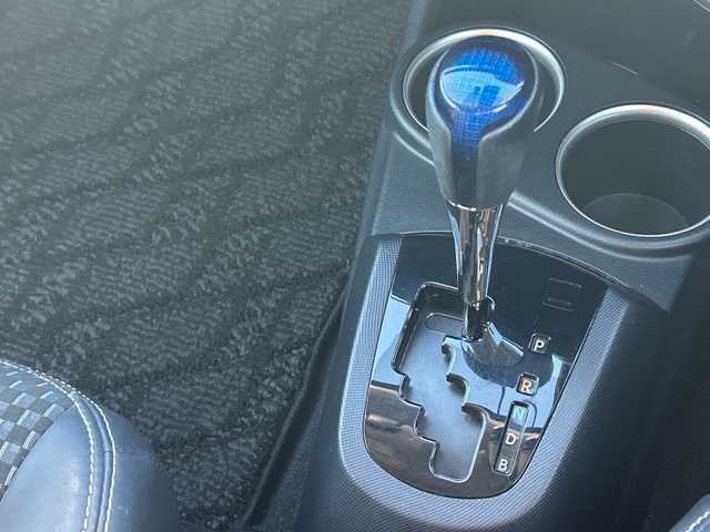 トヨタ アクア クロスオーバー 千葉県 2018(平30)年 10.7万km ホワイトパールクリスタルシャイン １オーナー　９型ナビＮＳＺＴ－Ｙ６６Ｔ　バックカメラ　ＥＴＣ　ドラレコ　Ｂｔ　フルセグ　ハーフレザーシート　レーンアシスト　オートライト　ＬＥＤライト　１６インチＡＷ　コーナーセンサー 衝突被害軽減