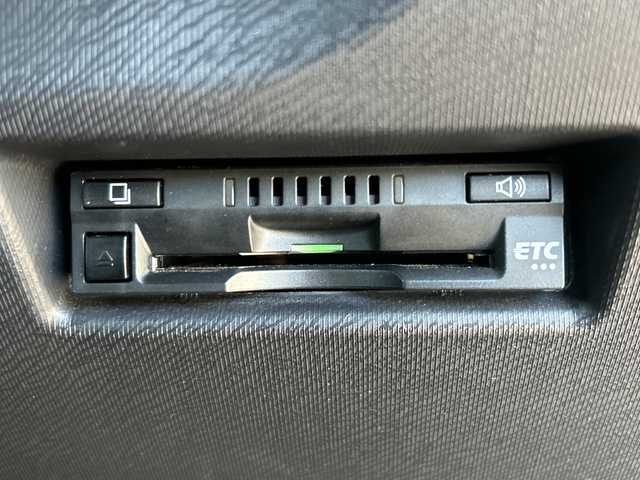 トヨタ アクア クロスオーバー 千葉県 2018(平30)年 10.7万km ホワイトパールクリスタルシャイン １オーナー　９型ナビＮＳＺＴ－Ｙ６６Ｔ　バックカメラ　ＥＴＣ　ドラレコ　Ｂｔ　フルセグ　ハーフレザーシート　レーンアシスト　オートライト　ＬＥＤライト　１６インチＡＷ　コーナーセンサー 衝突被害軽減