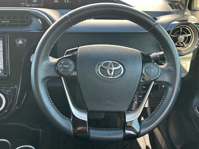 トヨタ アクア クロスオーバー 千葉県 2018(平30)年 10.7万km ホワイトパールクリスタルシャイン １オーナー　９型ナビＮＳＺＴ－Ｙ６６Ｔ　バックカメラ　ＥＴＣ　ドラレコ　Ｂｔ　フルセグ　ハーフレザーシート　レーンアシスト　オートライト　ＬＥＤライト　１６インチＡＷ　コーナーセンサー 衝突被害軽減