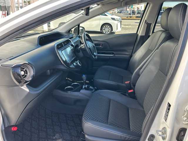 トヨタ アクア クロスオーバー 千葉県 2018(平30)年 10.7万km ホワイトパールクリスタルシャイン １オーナー　９型ナビＮＳＺＴ－Ｙ６６Ｔ　バックカメラ　ＥＴＣ　ドラレコ　Ｂｔ　フルセグ　ハーフレザーシート　レーンアシスト　オートライト　ＬＥＤライト　１６インチＡＷ　コーナーセンサー 衝突被害軽減