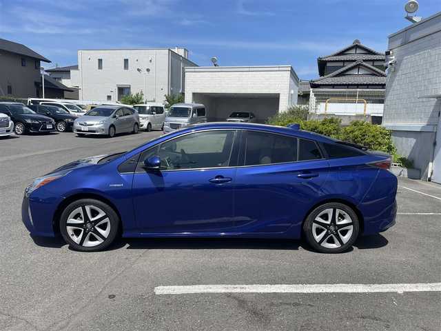 トヨタ プリウス S ツーリングセレクション 神奈川県 2016(平28)年 5.9万km 青