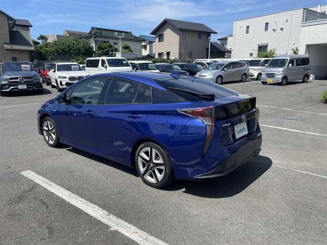 トヨタ プリウス S ツーリングセレクション 神奈川県 2016(平28)年 5.9万km 青