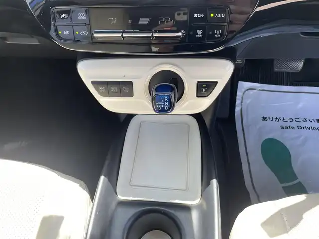 トヨタ プリウス S ツーリングセレクション 神奈川県 2016(平28)年 5.9万km 青