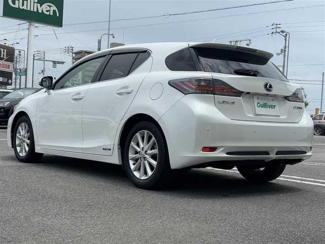 レクサス ＣＴ 200h バージョンC 徳島県 2012(平24)年 9.5万km ホワイトパールクリスタルシャイン メーカーナビ/(AM.FM.CD.DVD.BT.HDD.フルセグ)/バックカメラ/シートヒーター/ＬＥＤヘッドライト/クリアランスソナー/純正アルミ/純正フロアマット/オートライト/クルーズコントロール/パドルシフト/オートエアコン/スマートキー