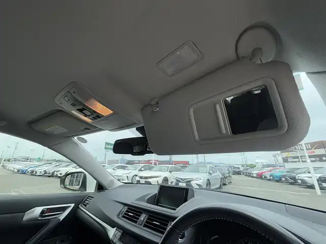 レクサス ＣＴ 200h バージョンC 徳島県 2012(平24)年 9.5万km ホワイトパールクリスタルシャイン メーカーナビ/(AM.FM.CD.DVD.BT.HDD.フルセグ)/バックカメラ/シートヒーター/ＬＥＤヘッドライト/クリアランスソナー/純正アルミ/純正フロアマット/オートライト/クルーズコントロール/パドルシフト/オートエアコン/スマートキー