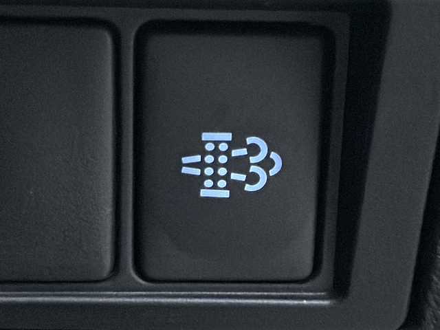 トヨタ ハイラックス Z 沖縄県 2021(令3)年 5.6万km オキサイドブロンズM 純正ナビ　/　（ＡＭ／ＦＭ／ＣＤ／ＢＴ）/フルセグTV/バックモニター/クルコン　/レーンキープ　/ダウンヒルアシスト　/パーキングアシスト　/純正フロアマット　/衝突軽減機能　/アイドリングストップ　/プッシュスタート/純正17インチAW
