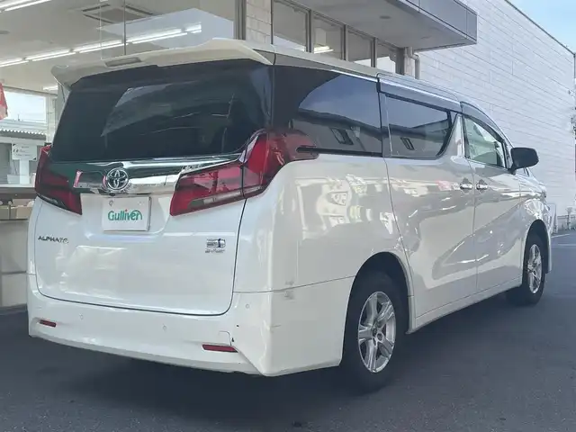 トヨタ アルファードハイブリット X 愛知県 2022(令4)年 4.6万km ホワイトパールクリスタルシャイン ワンオーナー/４WD/両側パワースライドドア/純正9型ディスプレイナビ/・Bluetooth／地デジTV／Miracast/バックカメラ/デジタルインナーミラー〈MOP〉/Toyota Safety Sense/・プリクラッシュセーフティ/・レーントレーシングアシスト/・オートマチックハイビーム/・ロードサインアシスト/・レーダークルーズコントロール（全車速追従機能付）/・先行車発進告知機能/ブラインドスポットモニター〈MOP〉/クリアランスソナー/LEDヘッドライト/社外キルティング調シートカバー/前後ドライブレコーダー（DC-DR652）/純正16インチAW〈スペアタイヤ有〉