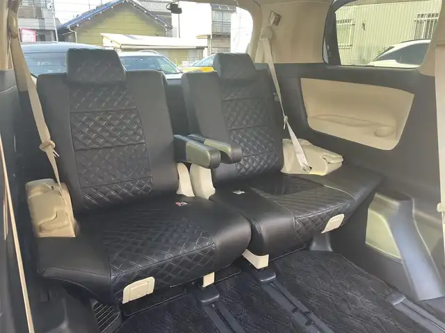 トヨタ アルファードハイブリット X 愛知県 2022(令4)年 4.6万km ホワイトパールクリスタルシャイン ワンオーナー/４WD/両側パワースライドドア/純正9型ディスプレイナビ/・Bluetooth／地デジTV／Miracast/バックカメラ/デジタルインナーミラー〈MOP〉/Toyota Safety Sense/・プリクラッシュセーフティ/・レーントレーシングアシスト/・オートマチックハイビーム/・ロードサインアシスト/・レーダークルーズコントロール（全車速追従機能付）/・先行車発進告知機能/ブラインドスポットモニター〈MOP〉/クリアランスソナー/LEDヘッドライト/社外キルティング調シートカバー/前後ドライブレコーダー（DC-DR652）/純正16インチAW〈スペアタイヤ有〉