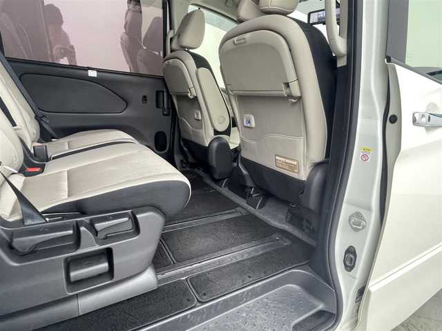 日産 セレナ e－パワー ハイウェイスター V 埼玉県 2018(平30)年 7.7万km ブリリアントホワイトパール 純正9インチナビ　MM518D-L/前方ドライブレコーダー/ETC/プロパイロット/車線逸脱警報/衝突軽減ブレーキ/ステアリングヒーター/電子パーキングシステム/オートブレーキホールド/デジタルインナーミラー/フロントフォグランプ/ウィンカーミラー/ロールサンシェード/両側パワースライドドア/純正ドアバイザー/純正フロアマット/純正15インチアルミホイール