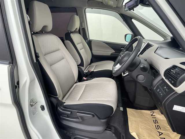 日産 セレナ e－パワー ハイウェイスター V 埼玉県 2018(平30)年 7.7万km ブリリアントホワイトパール 純正9インチナビ　MM518D-L/前方ドライブレコーダー/ETC/プロパイロット/車線逸脱警報/衝突軽減ブレーキ/ステアリングヒーター/電子パーキングシステム/オートブレーキホールド/デジタルインナーミラー/フロントフォグランプ/ウィンカーミラー/ロールサンシェード/両側パワースライドドア/純正ドアバイザー/純正フロアマット/純正15インチアルミホイール