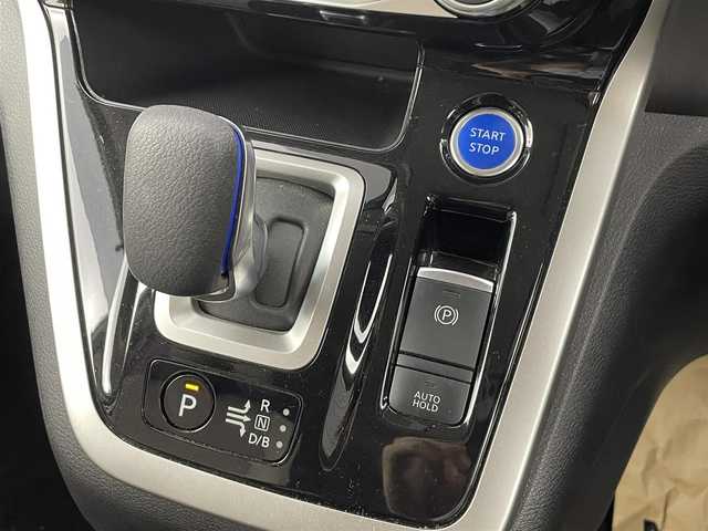 日産 セレナ e－パワー ハイウェイスター V 埼玉県 2018(平30)年 7.7万km ブリリアントホワイトパール 純正9インチナビ　MM518D-L/前方ドライブレコーダー/ETC/プロパイロット/車線逸脱警報/衝突軽減ブレーキ/ステアリングヒーター/電子パーキングシステム/オートブレーキホールド/デジタルインナーミラー/フロントフォグランプ/ウィンカーミラー/ロールサンシェード/両側パワースライドドア/純正ドアバイザー/純正フロアマット/純正15インチアルミホイール