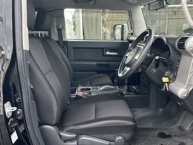 トヨタ ＦＪクルーザー オフロードパッケージ 福島県 2017(平29)年 7.4万km ブラック/ホワイト ワンオーナー 禁煙車 純正ナビ フルセグTV Bluetooth バックカメラ クルーズコントロール アクティブトラクションコントロール クリアランスソナー リモコンキー カーテンエアバック
