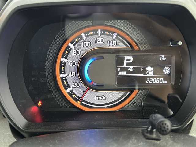 スズキ スペーシア ギア HYBRID XZターボ 宮城県 2019(令1)年 2.2万km ピュアホワイトP 禁煙車/スズキセーフティサポート/・車線逸脱抑制制御機能/・パーキングソナー/・横滑り防止装置/・ハイビームアシスト/・デュアルセンサーブレーキサポート/両側パワースライドドア/全周囲カメラ/純正8型ナビ/【地図SDカード無し】/・BT.CD.DVD.SD.USB/フルセグTV/前席シートヒーター/ビルトインETC/ドライブレコーダー(F.R)/ステアリングスイッチ/パドルシフト/革巻ステアリング/プッシュスタート/スマートキー×2/純正フロアマット/純正14インチAW/純正ドアバイザー/LEDヘッドライト/フォグランプ/ロールサンシェード/シートバックテーブル/横滑り防止機能