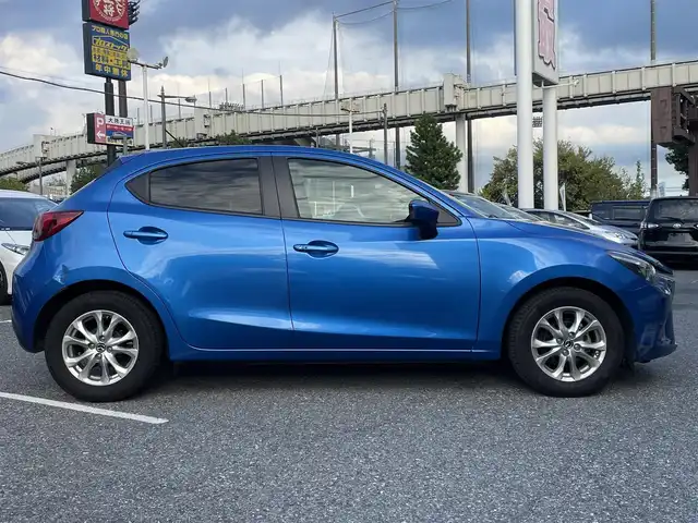 マツダ デミオ 13S 千葉県 2015(平27)年 3.8万km ダイナミックブルーマイカ 純正ディーラーナビ(AM/FM/CD/DVD/BT/フルセグ/USB)/LEDコンフォートパッケージ/スポーティパッケージ/バックカメラ/アイドリングストップ/横滑り防止機能/MT付オートマチック/ステアリングリモコン/LEDヘッドライト/電動格納ミラー/純正フロアマット/USB挿し口/シガーソケット