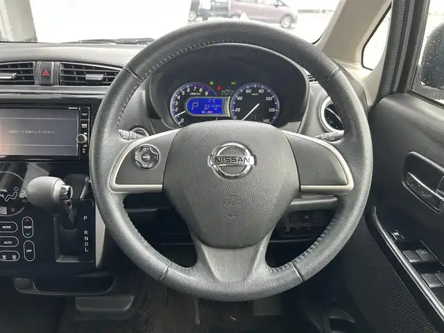 日産 デイズ ハイウェイスターX 静岡県 2018(平30)年 3.2万km ホワイトパール 純正７インチナビ/（Bluetooth・CD・DVD・SDミュージックサーバー・AUX）/全方位カメラ/フルセグテレビ/ＥＴＣ/エマージェンシーブレーキ/キセノンヘッドライト/オートハイビーム/オートライト/ドライブレコーダー前方/コーナーセンサー前後/レーンキープアシスト/純正フロアマット/プッシュスタート/スマートキー/アイドリングストップ/純正１４AW
