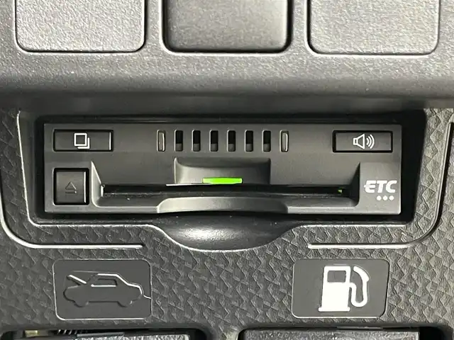 トヨタ ルーミー カスタムG－T 岡山県 2023(令5)年 1.8万km ブラックマイカメタリック 純正ナビ（NSZT-W68T）/【Bluetooth/フルセグTV/CD/DVD】/バックカメラ/両側電動スライドドア/追従型クルーズコントロール/コーナーセンサー（前/後）/衝突軽減ブレーキ/ビルトインＥＴＣ/ドライブレコーダー（前）/純正１５インチＡＷ/ＬＥＤヘッドライト/オートライト/フォグランプ/純正フロアマット/オートブレーキホールド/禁煙車/スマートキー