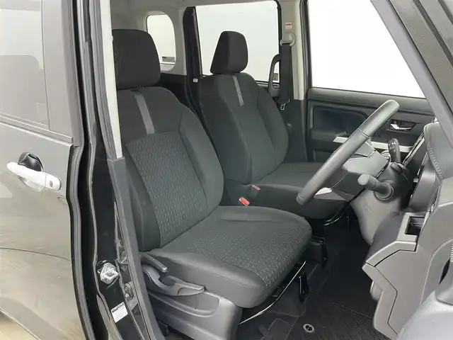 トヨタ ルーミー カスタムG－T 岡山県 2023(令5)年 1.8万km ブラックマイカメタリック 純正ナビ（NSZT-W68T）/【Bluetooth/フルセグTV/CD/DVD】/バックカメラ/両側電動スライドドア/追従型クルーズコントロール/コーナーセンサー（前/後）/衝突軽減ブレーキ/ビルトインＥＴＣ/ドライブレコーダー（前）/純正１５インチＡＷ/ＬＥＤヘッドライト/オートライト/フォグランプ/純正フロアマット/オートブレーキホールド/禁煙車/スマートキー