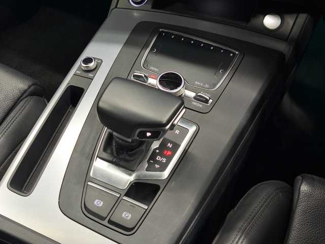 アウディ Ｑ５ 40TDIクワトロ スポーツ 群馬県 2019(平31)年 6.9万km マンハッタングレーメタリック 純正ナビ/フルセグTV/全方位カメラ/バーチャルコックピット/Bluetooth/黒革シート/シートヒーター/パワーシート/スマートキー/コーナーセンサー/パーキングエイド/ETC2.0