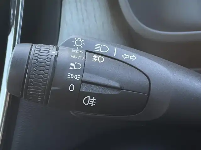 ボルボ ＸＣ４０ T4 AWD インスクリプション 三重県 2019(令1)年 4.5万km クリスタルホワイトP ワンオーナー/茶革　/ハーマンカードン　/オレフォスクリスタルシフトノブ　/全席シートヒーター　/ハンドルヒーター　/パワーシート　/電動リアゲート　/カープレイ　/純正ナビ　/全方位カメラ　/Ｂｌｕｅｔｏｏｔｈ　/純正１９インチアルミ　/ＥＴＣ　/ＬＥＤ