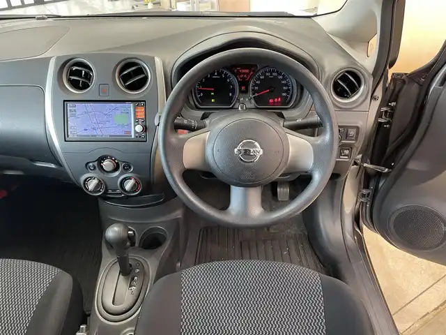 日産 ノート X 長野県 2012(平24)年 4.4万km ダークメタルグレー 純正ナビ/（MM112-W）/（CD/ワンセグ/AUX）/スマートキー/プッシュスタート/F/Rドラレコ/（ZDR-035）/ETC/LEDライト/フォグライト/社外14インチアルミホイール/冬タイヤ4本積み込み/（純正スチールホイール付き）/（185/50R14）/アイドリングストップ/電動格納ミラー/リアプライバシーガラス/ISOFIX/フロアマット/バイザー/WSRS&ABS/取扱説明書/（車両/ナビ ）/新車時保証書/記録簿/（H26.12/H27.9/H29.9/R1.9/R5.9）
