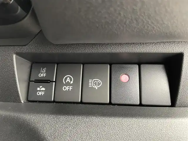 スズキ ジムニー シエラ JC 富山県 2022(令4)年 1.6万km ミディアムグレー ワンオーナー/4WD/8インチ純正ナビ（AM/FM/CD/DVD/USB/BT）/フルセグTV/バックカメラ/デュアルセンサーブレーキサポート/レーンキープアシスト/クルーズコントロール/オートマチックハイビーム/LEDヘッドライト/社外LEDフォグランプ/ダウンヒルアシスト/センターデフロック/フロントマットブラックグリル/純正グリル積込/社外16インチAW/ホワイトレタータイヤ/黒塗り鉄チン付きスタッドレスタイヤ積込（8部山）/純正AW4本積込/前席シートヒーター/OPエアコン口（純正有）/スマートキー×２/プッシュスタート/ドアミラーヒーター/ヘッドライトウォッシャー/取扱説明書/保証書