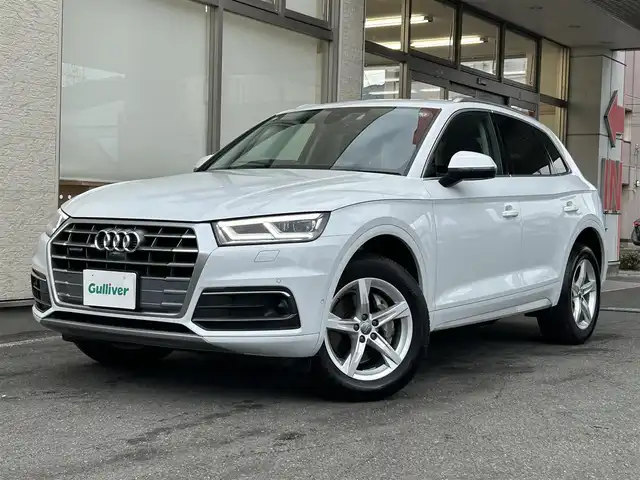アウディ Ｑ５ 40TDIクワトロ スポーツ 大阪府 2020(令2)年 3.8万km グレイシアホワイトメタリック 純正８インチナビ（ＢＴ／ＣＤ／ＤＶＤ）/全方位モニター/クルーズコントロール/パドルシフト/前後コーナーセンサー/本革レザーシート/前席パワーシート/前席シートヒーター/ルーフレール/純正１８インチＡＷ/ドライブレコーダー/ＥＴＣ２．０/スマートキー/プッシュスタート/保証書/取扱説明書/スペアキー　あり