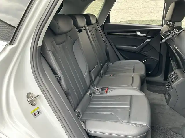 アウディ Ｑ５ 40TDIクワトロ スポーツ 大阪府 2020(令2)年 3.8万km グレイシアホワイトメタリック 純正８インチナビ（ＢＴ／ＣＤ／ＤＶＤ）/全方位モニター/クルーズコントロール/パドルシフト/前後コーナーセンサー/本革レザーシート/前席パワーシート/前席シートヒーター/ルーフレール/純正１８インチＡＷ/ドライブレコーダー/ＥＴＣ２．０/スマートキー/プッシュスタート/保証書/取扱説明書/スペアキー　あり