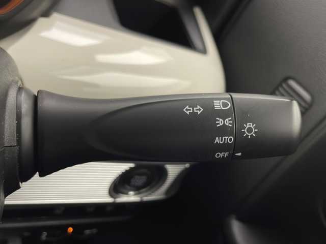 スズキ スペーシア HYBRID X 宮崎県 2018(平30)年 6.6万km ピュアホワイトP 禁煙車/衝突被害軽減ブレーキ/社外ナビTV/（ケンウッド/MDV-D404BT/CD/DVD/Bluetooth/ワンセグTV)/社外バックカメラ/社外ETC/純正セキュリティアラーム/両側電動スライドドア/エネチャージ/運転席シートヒーター/リアプライバシーガラス/ドアバイザー/リアサーキュレーター/電動格納ミラー/オートエアコン/スマートキー/プッシュエンジンスタート/新車時保証書/取扱い説明書
