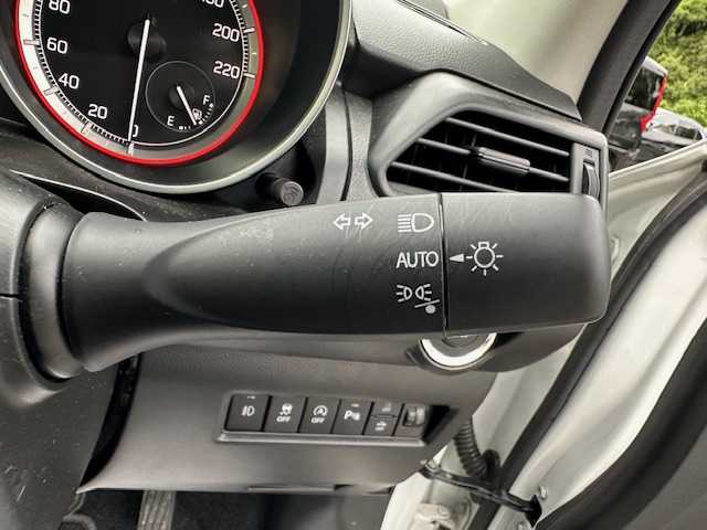 スズキ スイフト HYBRID MG 大阪府 2022(令4)年 2.8万km ピュアホワイトP ナビ　/Ｂｌｕｅｔｏｏｔｈ　/バックカメラ　/レーダークルーズコントロール　/ＥＴＣ　/アイドリングストップ　/シートヒーター　/ブライドスポットモニター　/フロアーマット　/サイドバイザー　/スマートキー