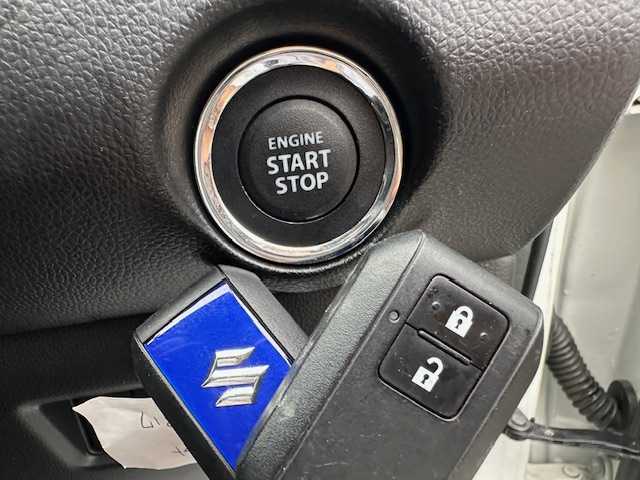 スズキ スイフト HYBRID MG 大阪府 2022(令4)年 2.8万km ピュアホワイトP ナビ　/Ｂｌｕｅｔｏｏｔｈ　/バックカメラ　/レーダークルーズコントロール　/ＥＴＣ　/アイドリングストップ　/シートヒーター　/ブライドスポットモニター　/フロアーマット　/サイドバイザー　/スマートキー