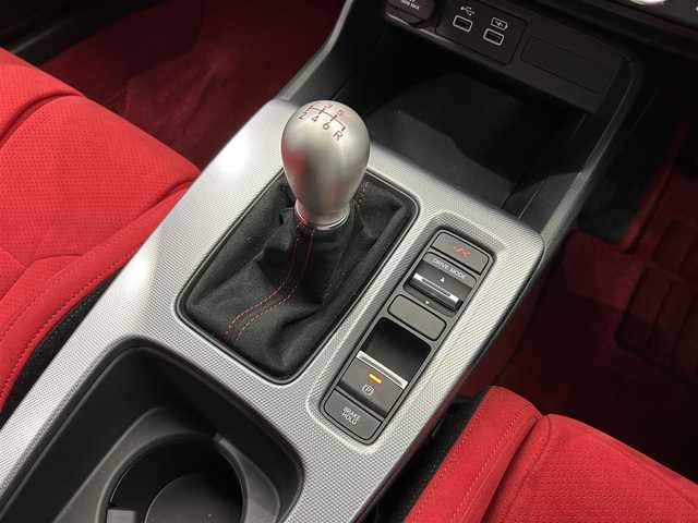 ホンダ シビック タイプR 鹿児島県 2024(令6)年 0.4万km フレームレッド 禁煙/純正ナビ/バックカメラ/ホンダセンシング/○衝突軽減ブレーキ/○歩行者事故低減ステアリング/○路外逸脱抑制機能/○アダプティブクルーズコントロール/○車線維持支援システム/○先行車発進お知らせ機能/○標識認識機能/○オートハイビーム/○ブラインドスポットインフォメーション/○パーキングセンサーシステム/純正ETC2.0/純正フロアマット/純正アルミホイール/社外リアウィング(AIMGAIN)