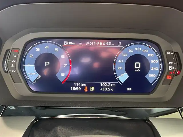 アウディ アウディ Ａ３ セダン 30TFSI アドバンスド 熊本県 2025(令7)年 0.1万km 緑 ・スマートキー/・プッシュスタート/・デジタルライトシグネチャ/・パーキングエイド/・リアクロストラフィックアラート/・接近警告/・Audiプレセンス/・サイドアシスト/・降車警告/・わき見運転警告/・純正ディスプレイオーディオ/　【Bluetooth・USB】/・ワイヤレス充電/・バーチャルコクピット/・LEDヘッドランプ/・純正マット/・保証書/取説
