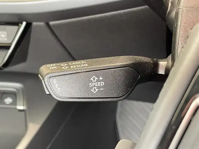 アウディ アウディ Ａ３ セダン 30TFSI アドバンスド 熊本県 2025(令7)年 0.1万km 緑 ・スマートキー/・プッシュスタート/・デジタルライトシグネチャ/・パーキングエイド/・リアクロストラフィックアラート/・接近警告/・Audiプレセンス/・サイドアシスト/・降車警告/・わき見運転警告/・純正ディスプレイオーディオ/　【Bluetooth・USB】/・ワイヤレス充電/・バーチャルコクピット/・LEDヘッドランプ/・純正マット/・保証書/取説