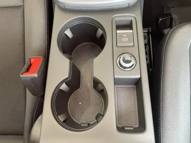 アウディ アウディ Ａ３ セダン 30TFSI アドバンスド 熊本県 2025(令7)年 0.1万km 緑 ・スマートキー/・プッシュスタート/・デジタルライトシグネチャ/・パーキングエイド/・リアクロストラフィックアラート/・接近警告/・Audiプレセンス/・サイドアシスト/・降車警告/・わき見運転警告/・純正ディスプレイオーディオ/　【Bluetooth・USB】/・ワイヤレス充電/・バーチャルコクピット/・LEDヘッドランプ/・純正マット/・保証書/取説