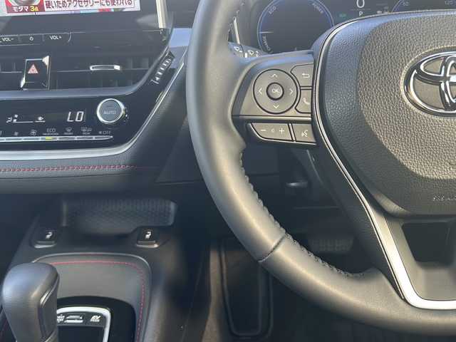 トヨタ カローラ スポーツ ハイブリッドG Z 愛知県 2025(令7)年 0.4万km アティチュードブラックマイカ /禁煙車/ワンオーナー//純正ナビ/フルセグTV//バックカメラ//ビルトインETC2.0//セーフティセンス//プリクラッシュセーフティ//LDA/RSA/RCTA//オートハイビーム//レーダークルーズコントロール//ブラインドスポットモニター//パーキングサボートブレーキ//ステアリングスイッチ//LEDオートライト//フォグランプ//ハーフレザーシート//前席シートヒーター//電子パーキング//ブレーキホールド//ドライブモード/EVモード//スマートキー//プッシュスタート//純正１９インチアルミ//電動格納ミラーウインカー//ドアバイザー/フロアマット//新車保証書/取扱説明書//スペアキー