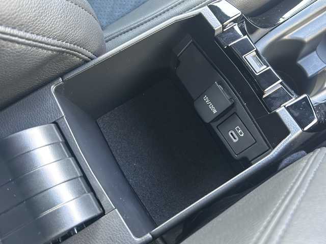 トヨタ カローラ スポーツ ハイブリッドG Z 愛知県 2025(令7)年 0.4万km アティチュードブラックマイカ /禁煙車/ワンオーナー//純正ナビ/フルセグTV//バックカメラ//ビルトインETC2.0//セーフティセンス//プリクラッシュセーフティ//LDA/RSA/RCTA//オートハイビーム//レーダークルーズコントロール//ブラインドスポットモニター//パーキングサボートブレーキ//ステアリングスイッチ//LEDオートライト//フォグランプ//ハーフレザーシート//前席シートヒーター//電子パーキング//ブレーキホールド//ドライブモード/EVモード//スマートキー//プッシュスタート//純正１９インチアルミ//電動格納ミラーウインカー//ドアバイザー/フロアマット//新車保証書/取扱説明書//スペアキー