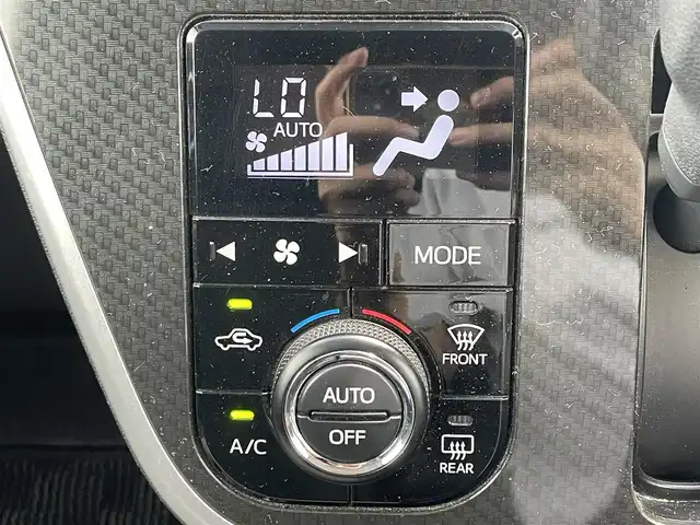 ダイハツ ムーヴ カスタム X ハイパー SAⅡ 滋賀県 2017(平29)年 6.2万km パールホワイトⅢ 社外ナビ/・Bluetooth/ワンセグ/・CD/DVD/バックカメラ/ステアリングリモコン/ETC/LEDオートライト/フォグライト/オートリトラミラー/シートリフター/スマートアシスト/・衝突被害軽減ブレーキ/・誤発進抑制機能（後方）/・車線逸脱警報/・先行車発進お知らせ機能/プッシュスタート/スマートキー
