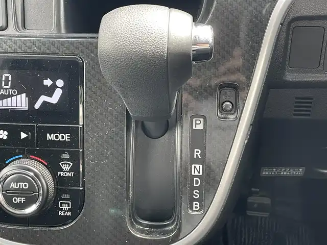 ダイハツ ムーヴ カスタム X ハイパー SAⅡ 滋賀県 2017(平29)年 6.2万km パールホワイトⅢ 社外ナビ/・Bluetooth/ワンセグ/・CD/DVD/バックカメラ/ステアリングリモコン/ETC/LEDオートライト/フォグライト/オートリトラミラー/シートリフター/スマートアシスト/・衝突被害軽減ブレーキ/・誤発進抑制機能（後方）/・車線逸脱警報/・先行車発進お知らせ機能/プッシュスタート/スマートキー