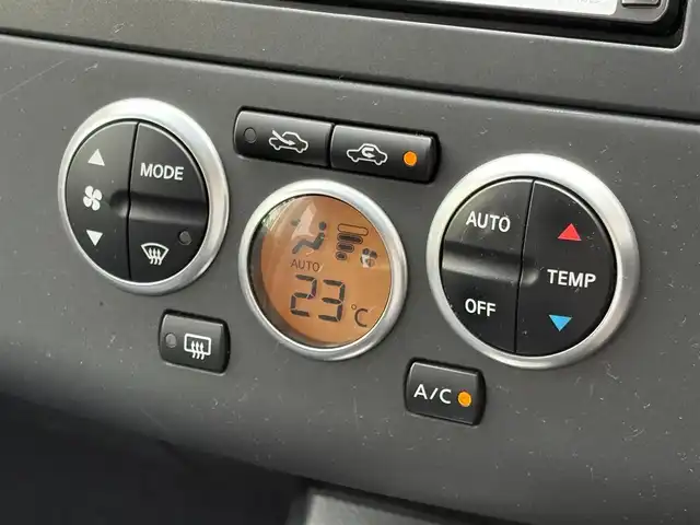日産 ティーダ 15M+ナビプレミアムネクスト 三重県 2007(平19)年 8万km ウォームシルバー ♪ワンオーナー /インテリキー /スペアキー/純正ナビ/ドライブレコーダー/フォグライト/オートライト/電格ミラー/革巻ステアリング/ヘッドライトレベライザー/プライバシーガラス/フロアマット　/ドアバイザー