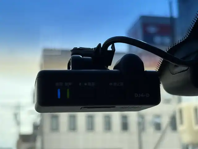日産 ティーダ 15M+ナビプレミアムネクスト 三重県 2007(平19)年 8万km ウォームシルバー ♪ワンオーナー /インテリキー /スペアキー/純正ナビ/ドライブレコーダー/フォグライト/オートライト/電格ミラー/革巻ステアリング/ヘッドライトレベライザー/プライバシーガラス/フロアマット　/ドアバイザー