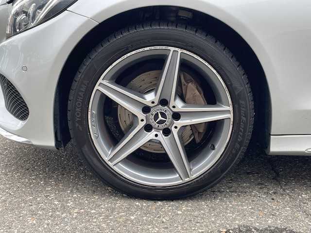 メルセデス・ベンツ Ｃ２２０ｄ ワゴン ローレウスエディション 福井県 2017(平29)年 6.1万km イリジウムシルバー 純正HDDナビゲーション/（CD/DVD/BT）/フルセグテレビ/バックカメラ/プリクラッシュセーフティ/レーンキープアシスト/サンルーフ/黒革シート/パワーシート/シートヒーター/レーダークルーズコントロール/LIM/ブルメスターサラウンドシステム/ターボ/LEDヘッドライト/ブラインドスポットモニター/電動リアゲート/クリアランスソナー/ETC2.0/純正18インチアルミホイール/パドルシフト/ルールレール/オートライト/ステアリングリモコン/プッシュスタート/スマートキー/保証書/取扱説明書