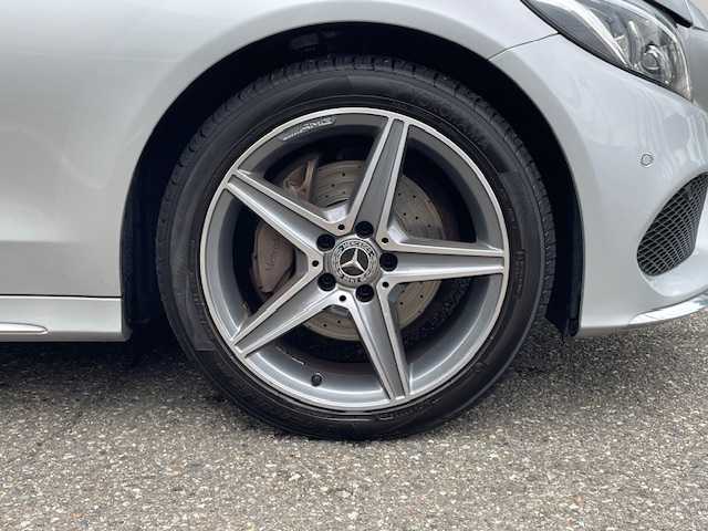 メルセデス・ベンツ Ｃ２２０ｄ ワゴン ローレウスエディション 福井県 2017(平29)年 6.1万km イリジウムシルバー 純正HDDナビゲーション/（CD/DVD/BT）/フルセグテレビ/バックカメラ/プリクラッシュセーフティ/レーンキープアシスト/サンルーフ/黒革シート/パワーシート/シートヒーター/レーダークルーズコントロール/LIM/ブルメスターサラウンドシステム/ターボ/LEDヘッドライト/ブラインドスポットモニター/電動リアゲート/クリアランスソナー/ETC2.0/純正18インチアルミホイール/パドルシフト/ルールレール/オートライト/ステアリングリモコン/プッシュスタート/スマートキー/保証書/取扱説明書