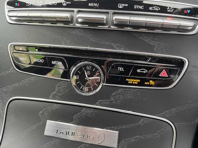メルセデス・ベンツ Ｃ２２０ｄ ワゴン ローレウスエディション 福井県 2017(平29)年 6.1万km イリジウムシルバー 純正HDDナビゲーション/（CD/DVD/BT）/フルセグテレビ/バックカメラ/プリクラッシュセーフティ/レーンキープアシスト/サンルーフ/黒革シート/パワーシート/シートヒーター/レーダークルーズコントロール/LIM/ブルメスターサラウンドシステム/ターボ/LEDヘッドライト/ブラインドスポットモニター/電動リアゲート/クリアランスソナー/ETC2.0/純正18インチアルミホイール/パドルシフト/ルールレール/オートライト/ステアリングリモコン/プッシュスタート/スマートキー/保証書/取扱説明書