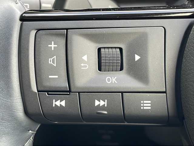 日産 セレナ ハイウェイスター V Vセレクション 岐阜県 2024(令6)年 1.5万km プリズムホワイト 禁煙車/プロパイロット/社外ナビ/AM/FM/CD/DVD/SD/USB/HDMI/フルセグTV/10，1型フリップダウンモニター/デジタルインナーミラー/アラウンドビュー/インテリジェントクルーズ/ビルトインETC/両側パワースライドドア/3列シート/パドルシフト/カーテンエアバッグ/電子パーキング/アイドリングストップ/純正フロアマット/純正アルミホイール/オートエアコン/パワーウィンドウ/オートライト/オートハイビーム/スマートキー/スペアキー