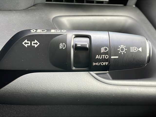 日産 セレナ ハイウェイスター V Vセレクション 岐阜県 2024(令6)年 1.5万km プリズムホワイト 禁煙車/プロパイロット/社外ナビ/AM/FM/CD/DVD/SD/USB/HDMI/フルセグTV/10，1型フリップダウンモニター/デジタルインナーミラー/アラウンドビュー/インテリジェントクルーズ/ビルトインETC/両側パワースライドドア/3列シート/パドルシフト/カーテンエアバッグ/電子パーキング/アイドリングストップ/純正フロアマット/純正アルミホイール/オートエアコン/パワーウィンドウ/オートライト/オートハイビーム/スマートキー/スペアキー