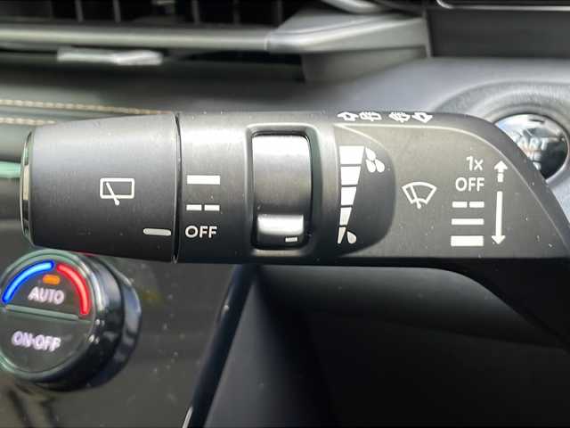 日産 セレナ ハイウェイスター V Vセレクション 岐阜県 2024(令6)年 1.5万km プリズムホワイト 禁煙車/プロパイロット/社外ナビ/AM/FM/CD/DVD/SD/USB/HDMI/フルセグTV/10，1型フリップダウンモニター/デジタルインナーミラー/アラウンドビュー/インテリジェントクルーズ/ビルトインETC/両側パワースライドドア/3列シート/パドルシフト/カーテンエアバッグ/電子パーキング/アイドリングストップ/純正フロアマット/純正アルミホイール/オートエアコン/パワーウィンドウ/オートライト/オートハイビーム/スマートキー/スペアキー